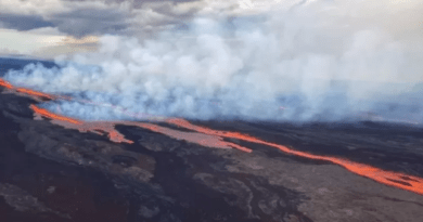 ماونا لوا: ہوائی میں دنیا کا سب سے بڑا فعال آتش فشاں پھٹ پڑا