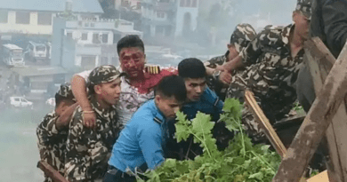 نیپال طیارہ حادثہ: کاک پٹ کنٹینر میں پھنسا رہ گیا اور پائلٹ کی جان بچ گئی